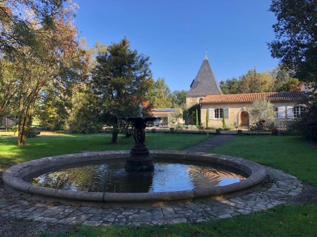 Gite Du Moulin De La Virvee Сент-Андре-де-Кюбзак Экстерьер фото